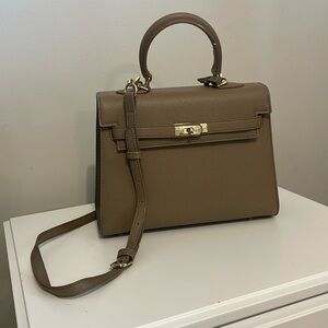 Tan/Brown Purse. Free Addon